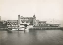 Question 27 photo: Immigration History